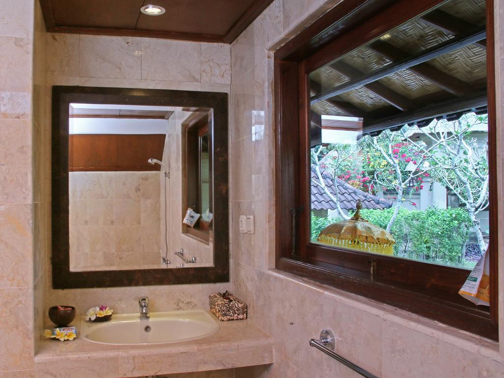 Toya Retreat Villa Тегалаланг Стая снимка