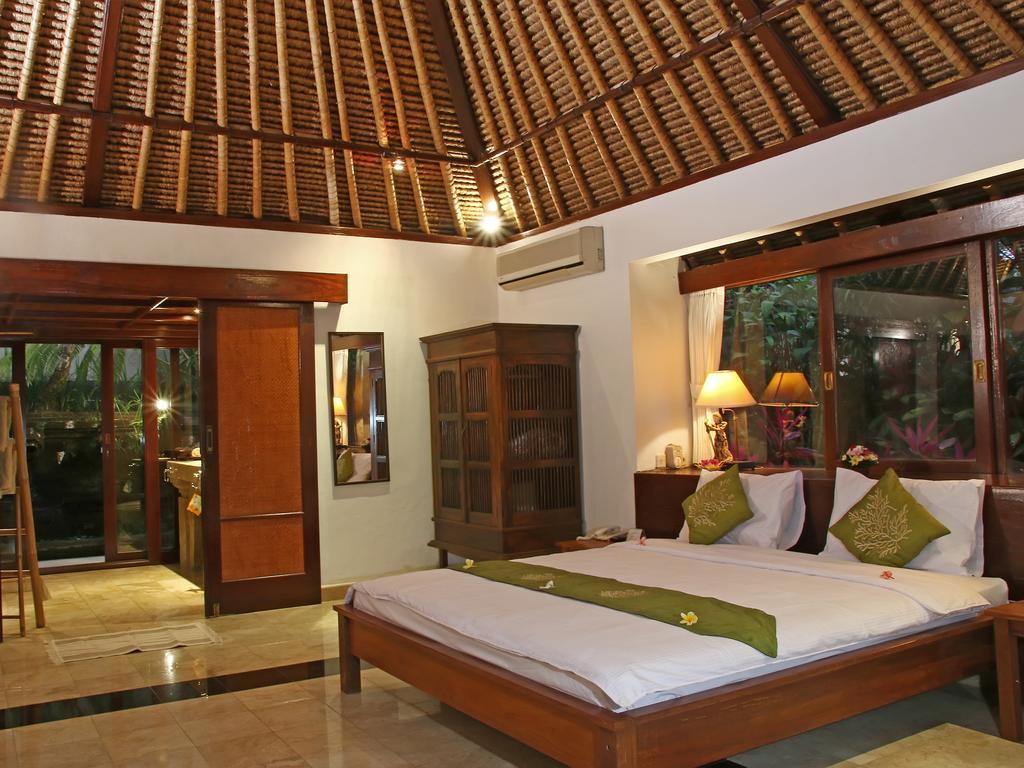 Toya Retreat Villa Тегалаланг Стая снимка
