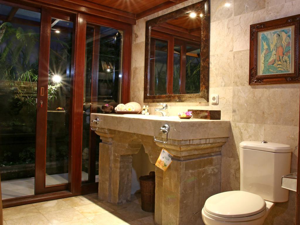 Toya Retreat Villa Тегалаланг Стая снимка