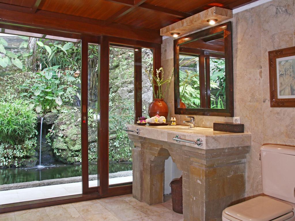 Toya Retreat Villa Тегалаланг Стая снимка